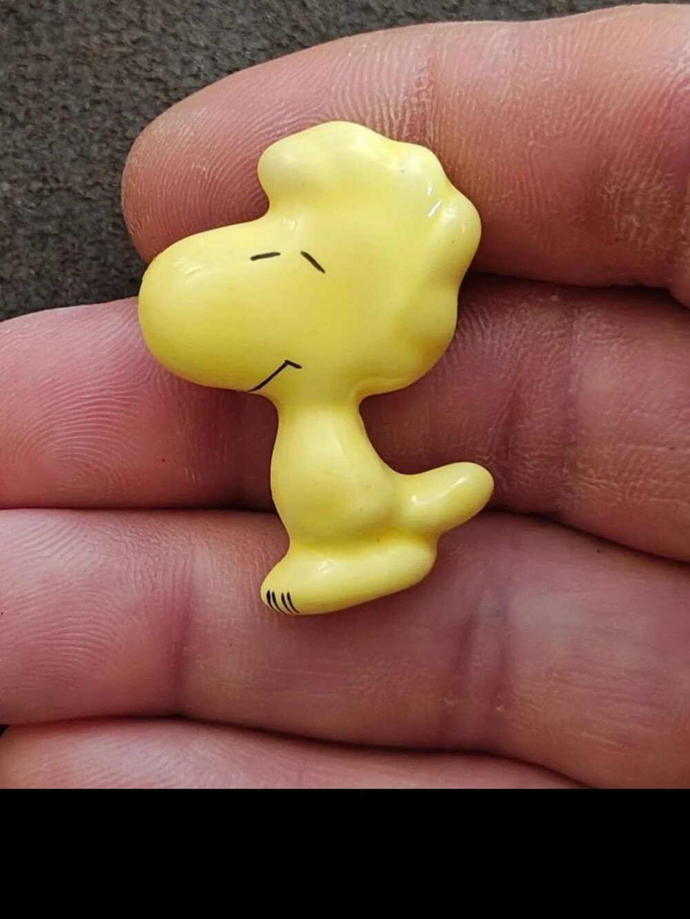 1970s Aviva Peanuts "Ceramic Collection" Woodstock Gold Tone Pin.